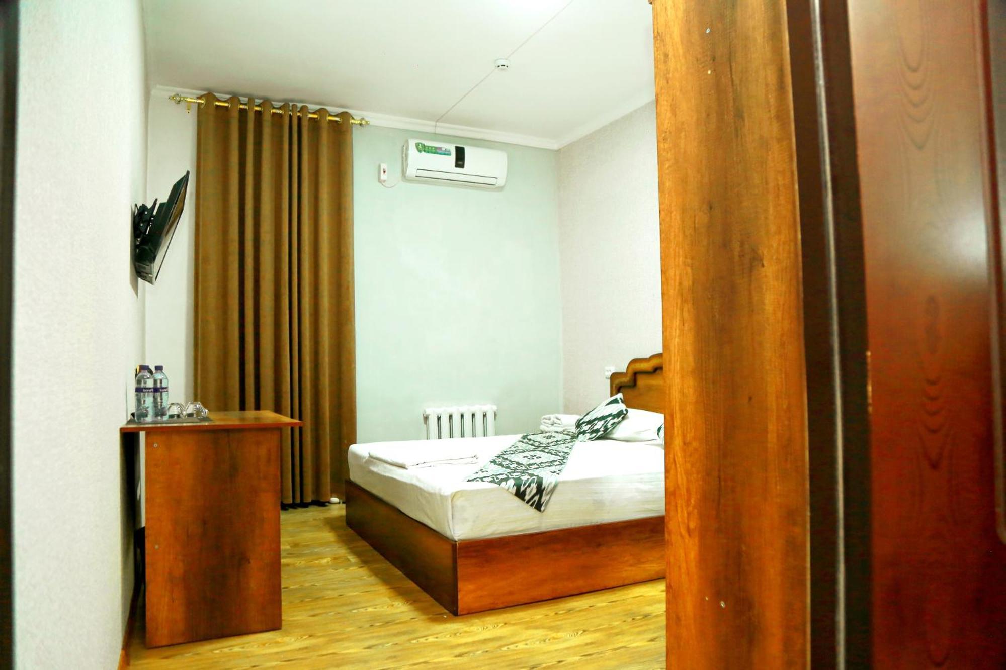 Hotel Mir Адрес Abu Ali Ibn Sino 4A Бухара Екстер'єр фото